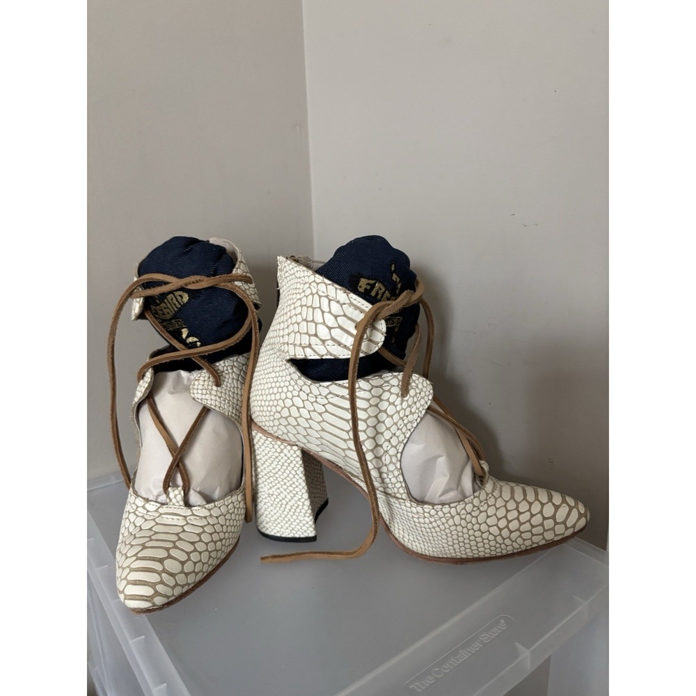 FREEBIRD By STEVEN Womens Joyce Lace-up Leather Bootie in White Snake Size 8M